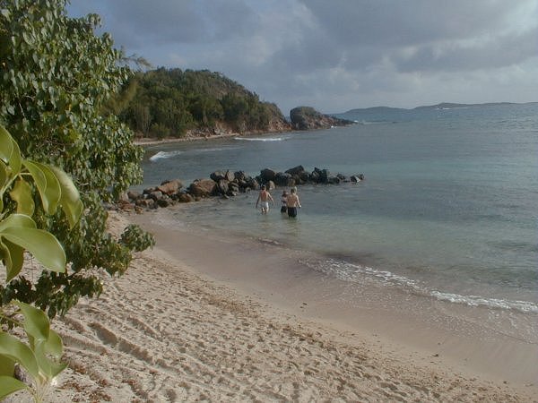 Bolongo Beach, east end