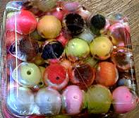 wood balls in resin - 12 kb