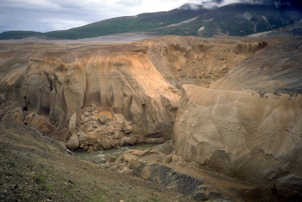 Ash outcrop Valley Ten Thousand Smokes