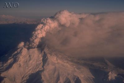 Picture of Mount Redoubt erupting